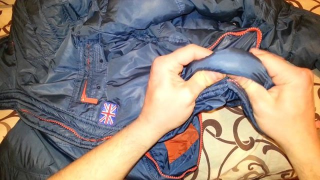 Как быстро взбить пух в пуховике, если он скатался после стирки: советы и рекомендации